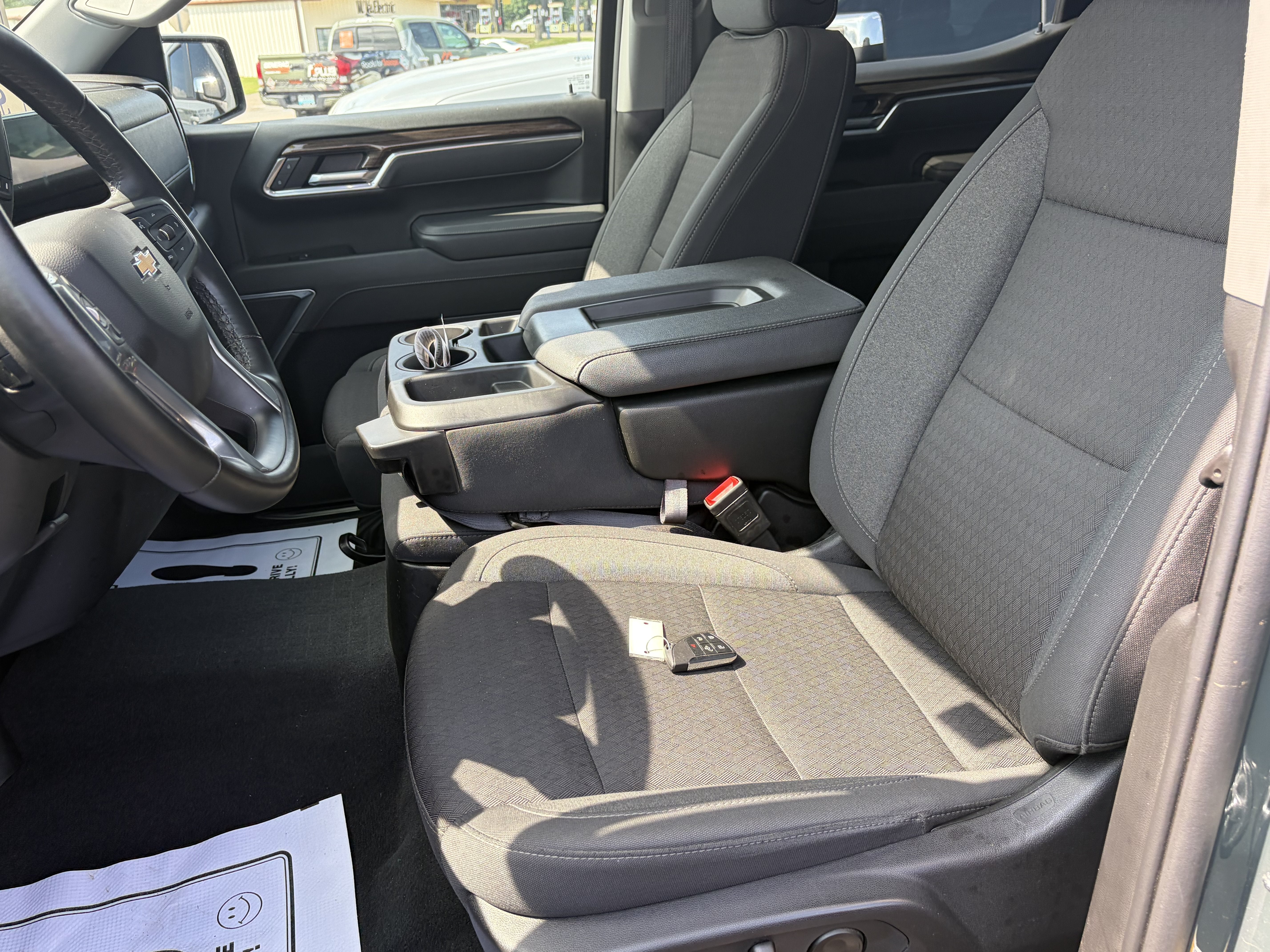 2025 Chevrolet Silverado 1500 LT (2FL)