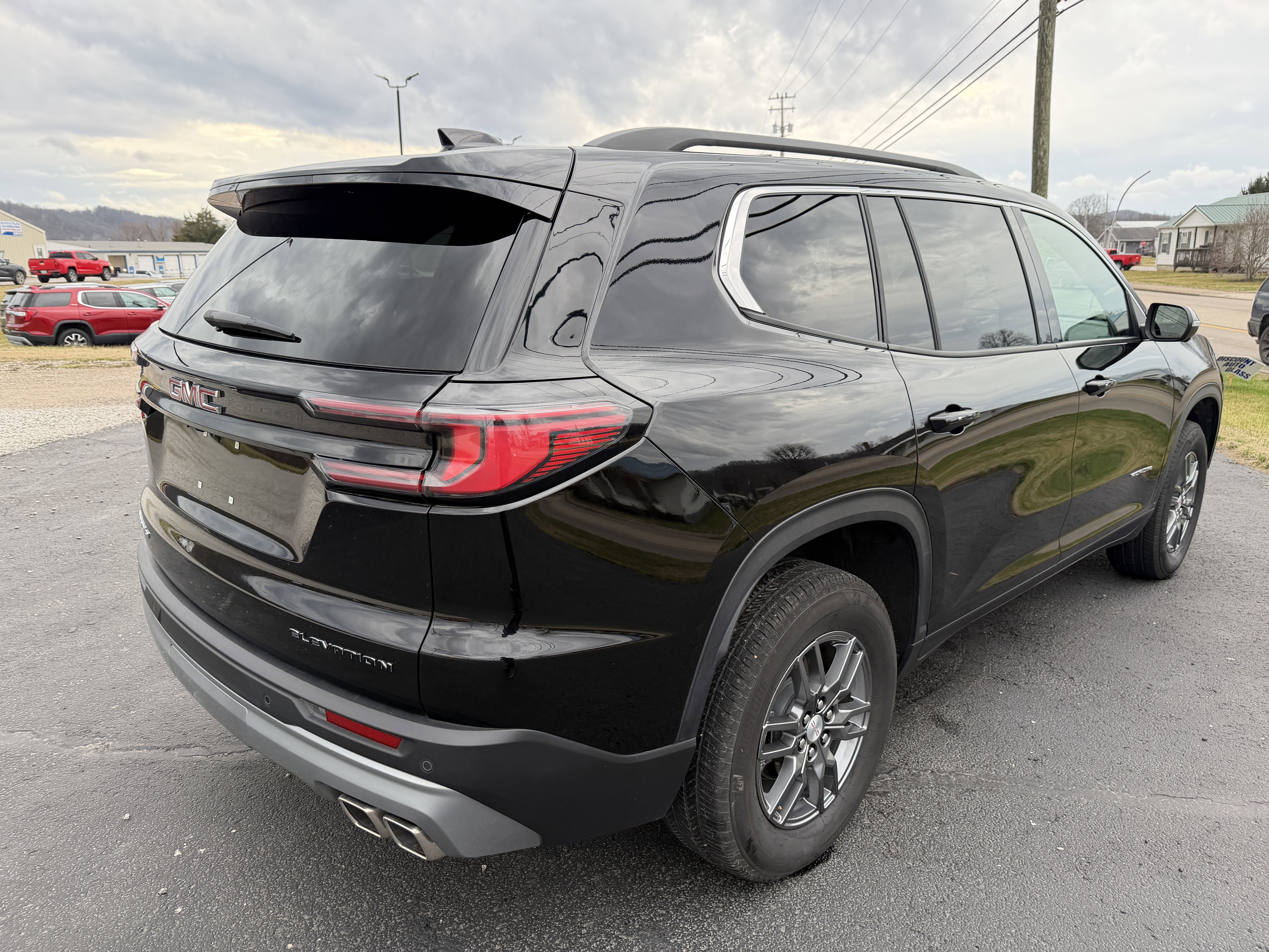 2025 GMC Acadia Elevation