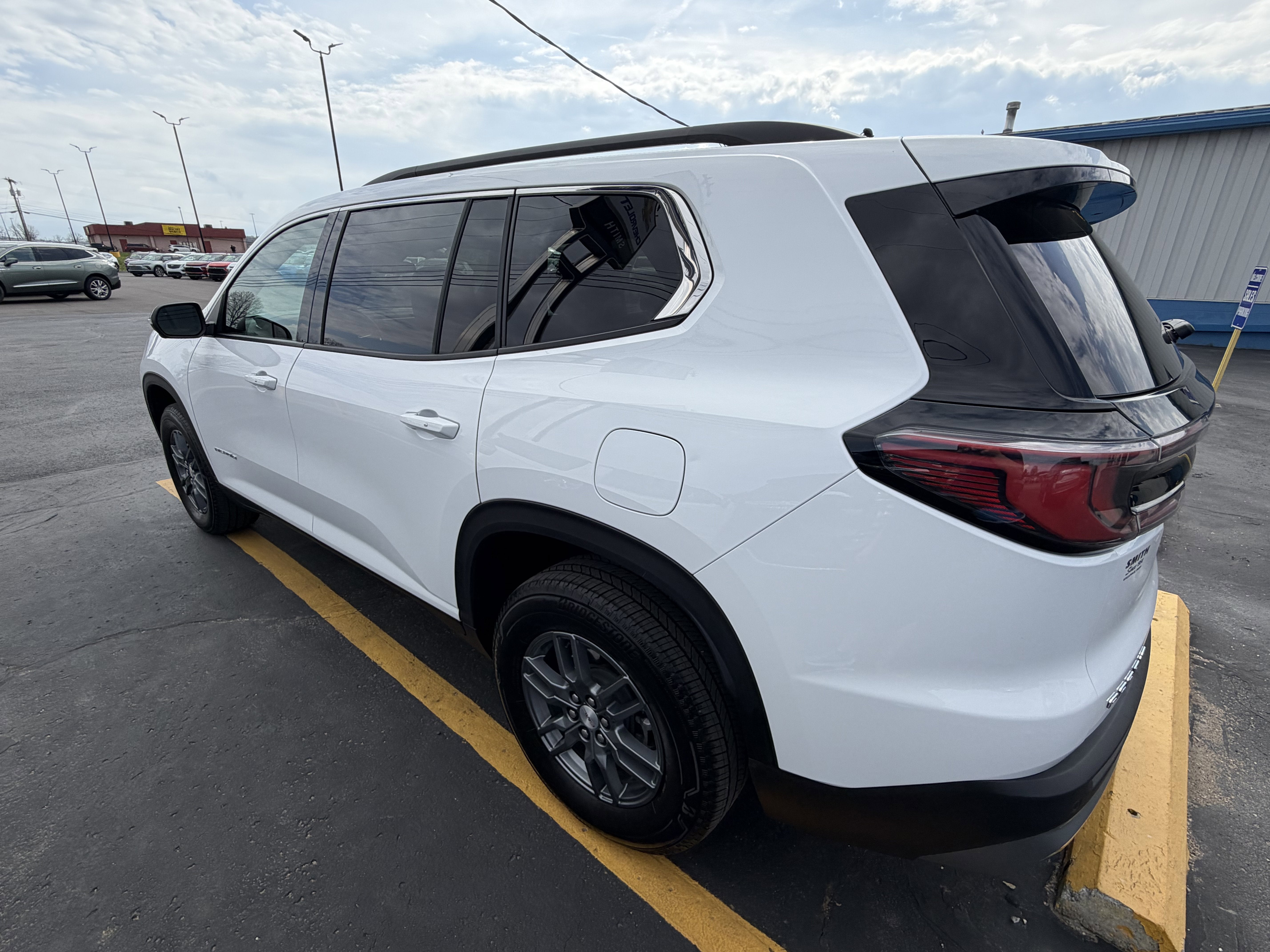 2025 GMC Acadia Elevation