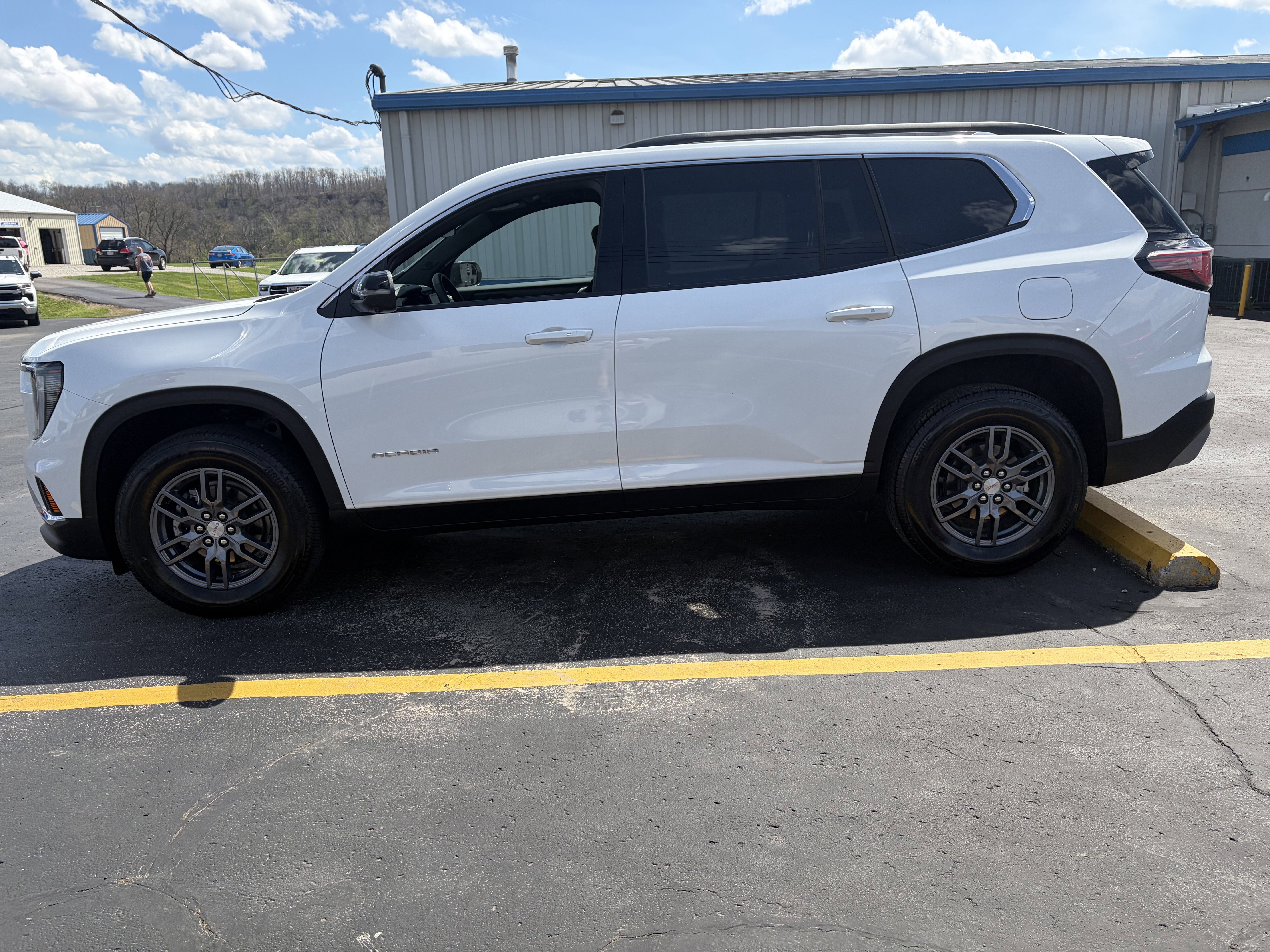 2025 GMC Acadia Elevation