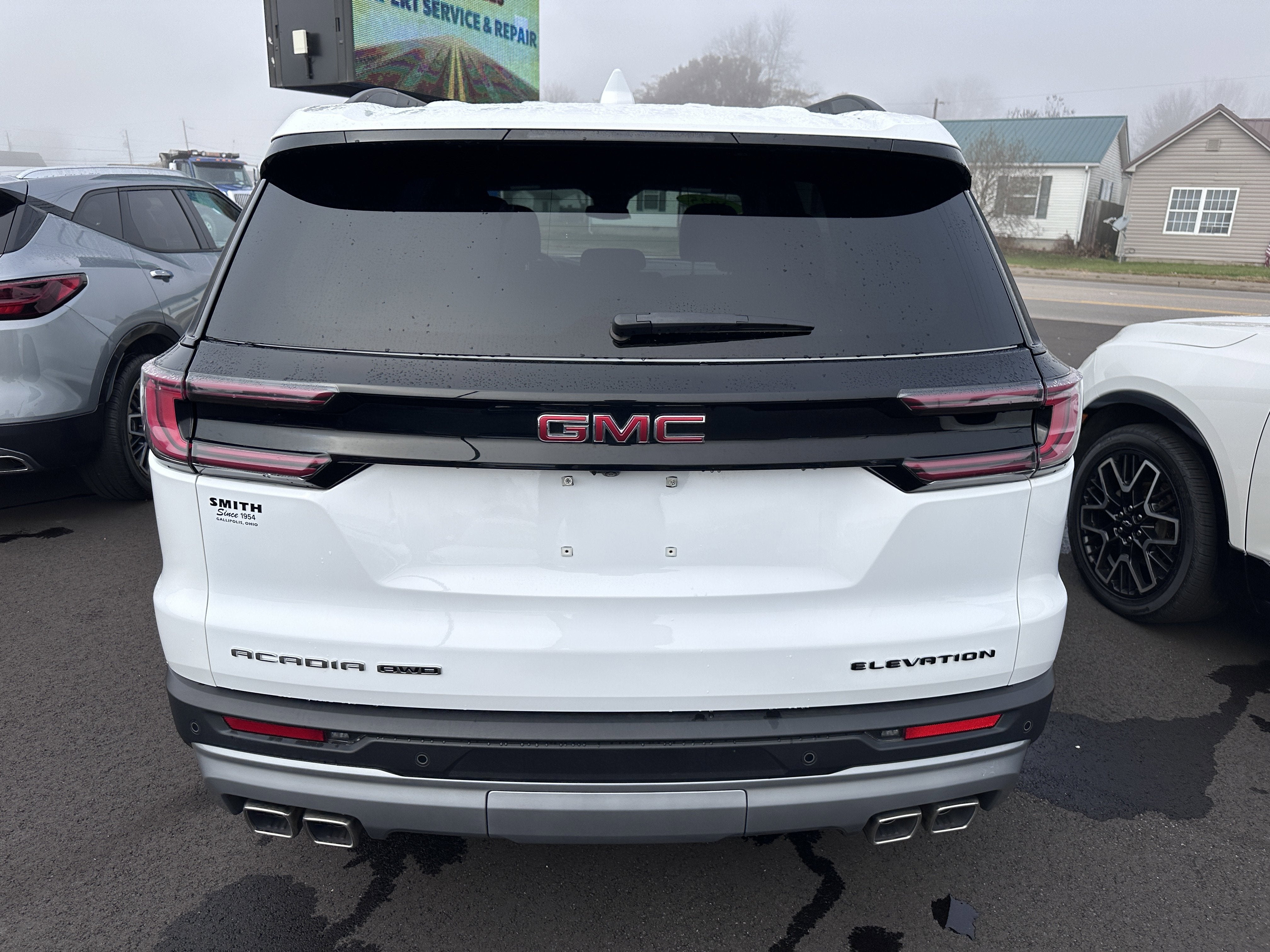 2025 GMC Acadia Elevation