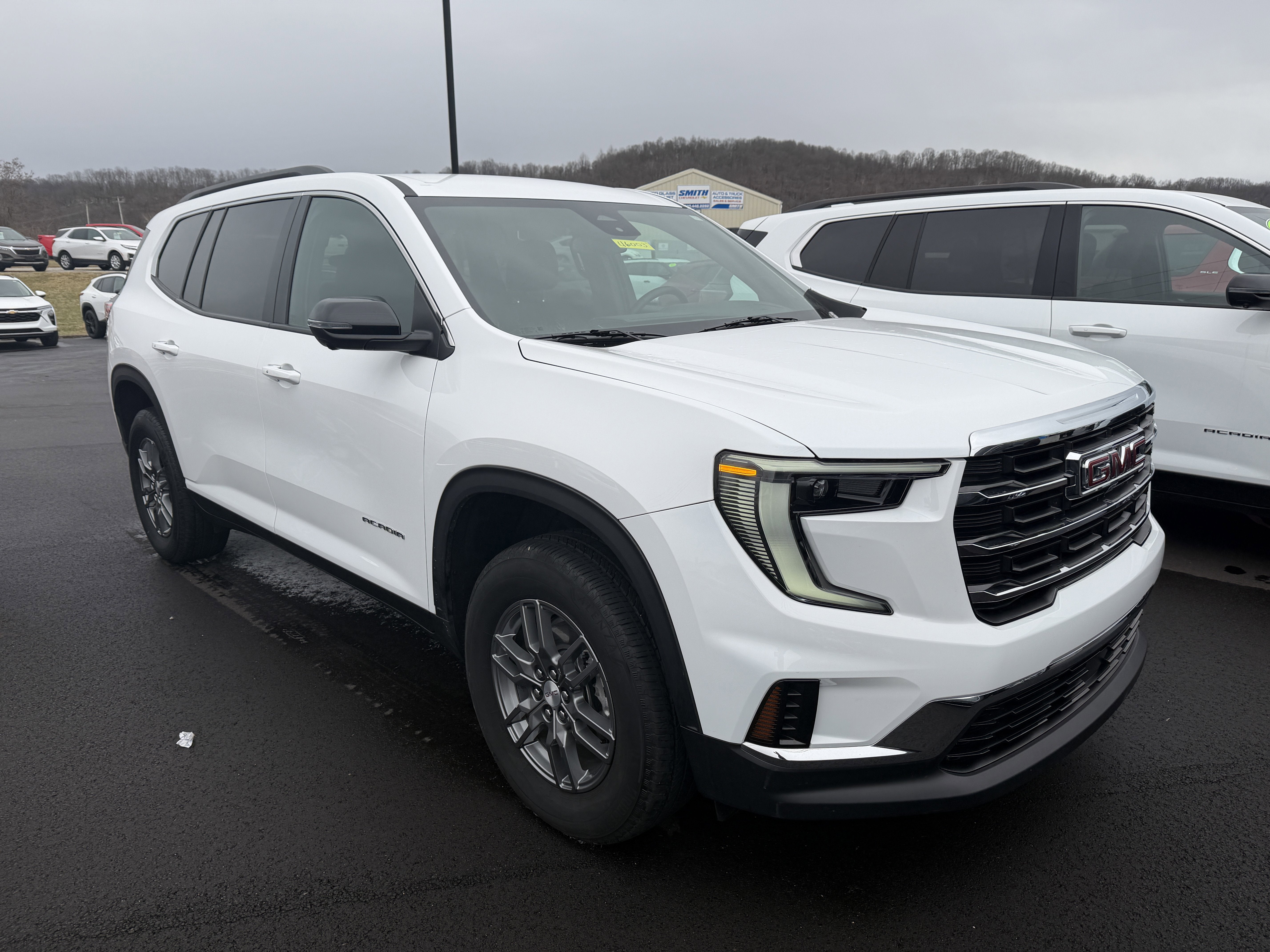 2025 GMC Acadia Elevation