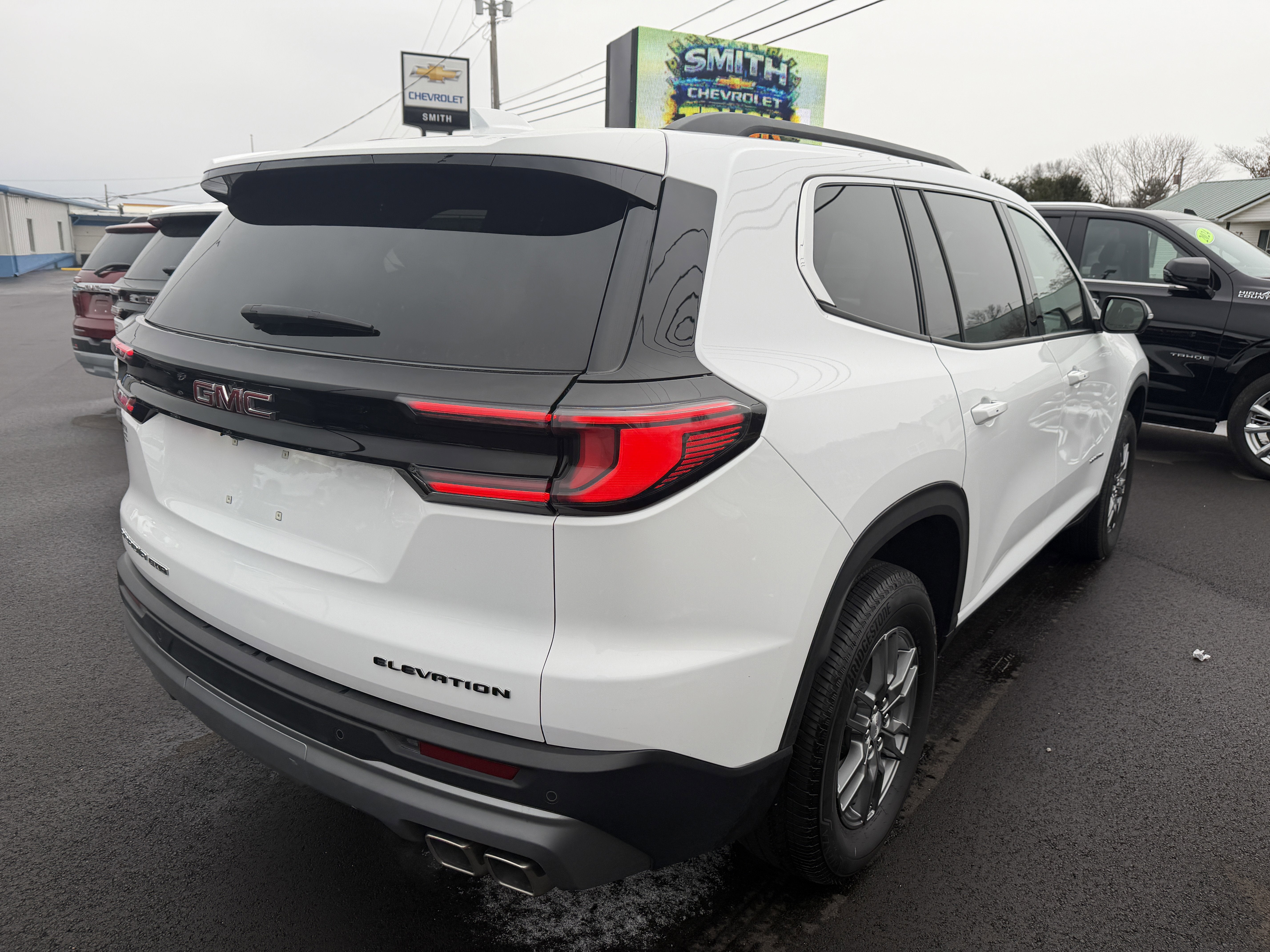 2025 GMC Acadia Elevation