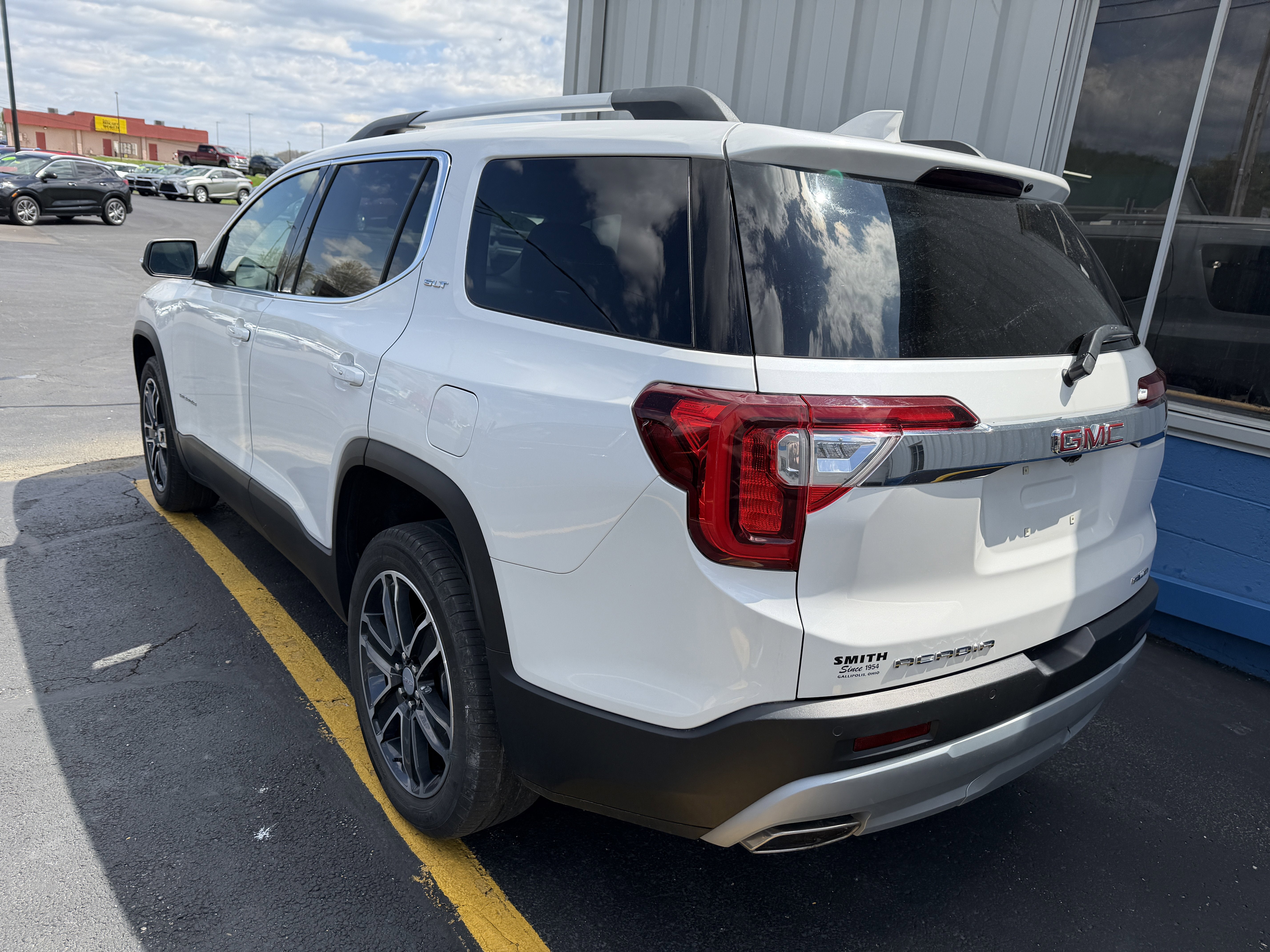 2023 GMC Acadia SLT