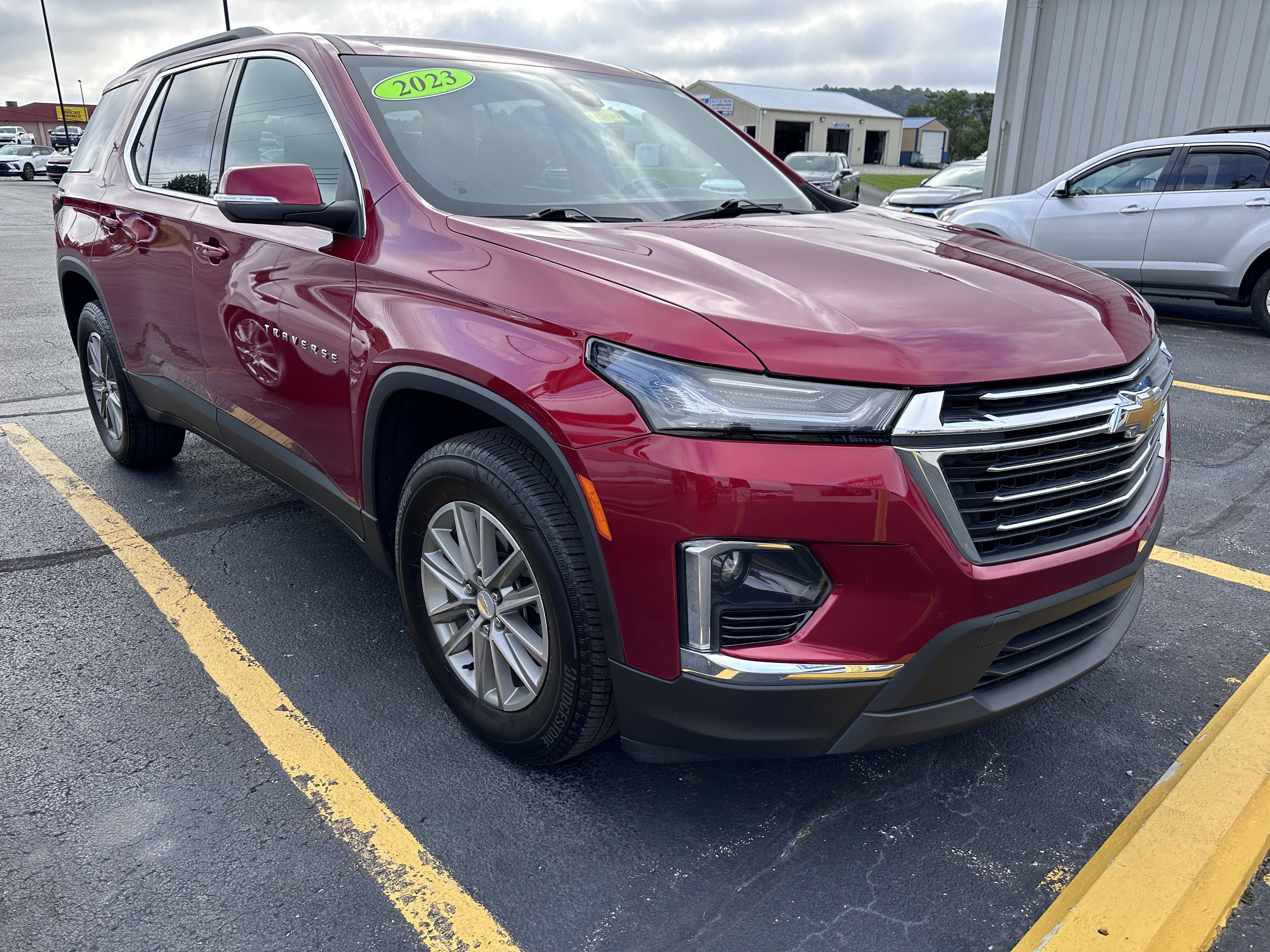 2023 Chevrolet Traverse LT Cloth