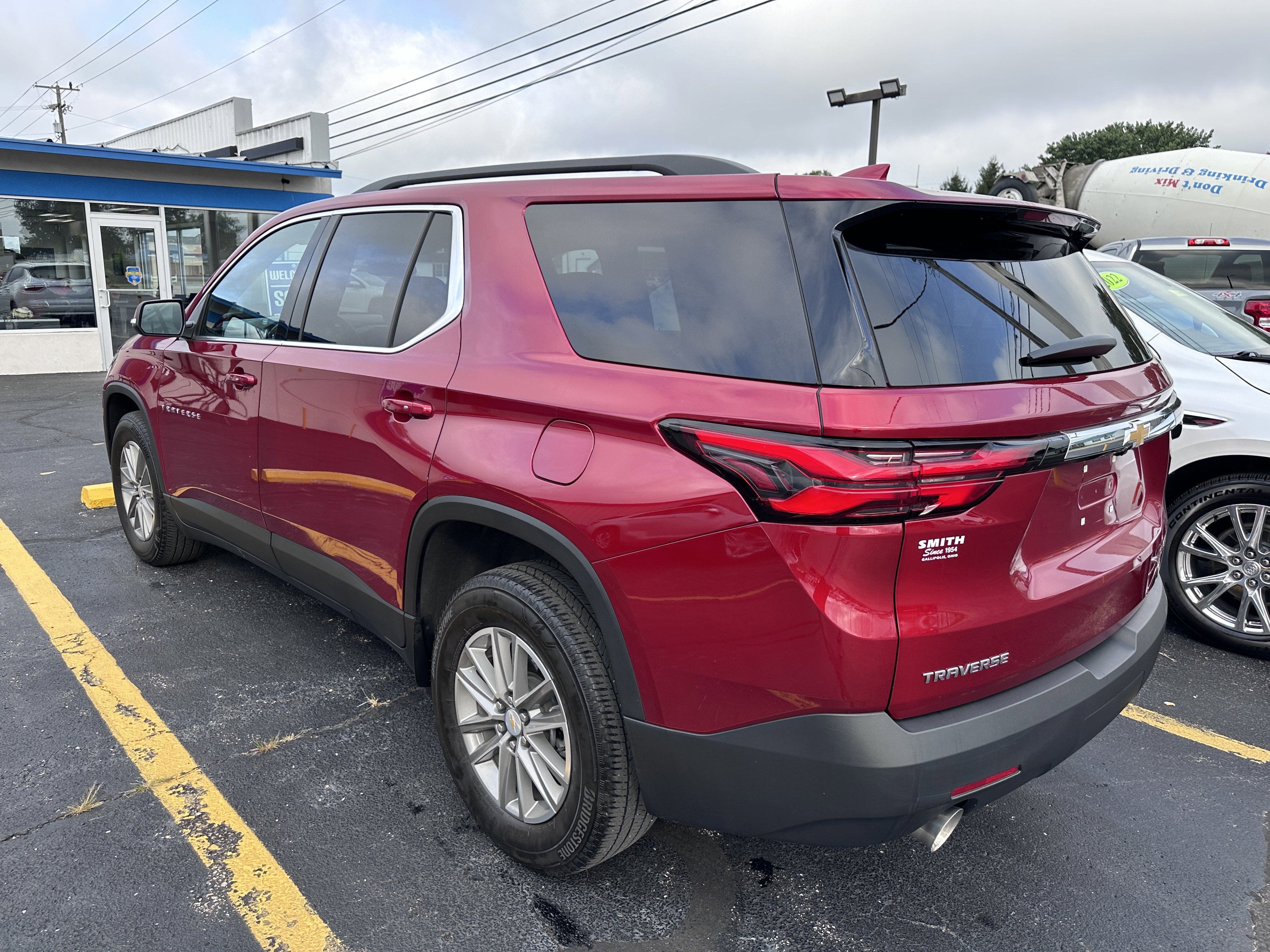 2023 Chevrolet Traverse LT Cloth