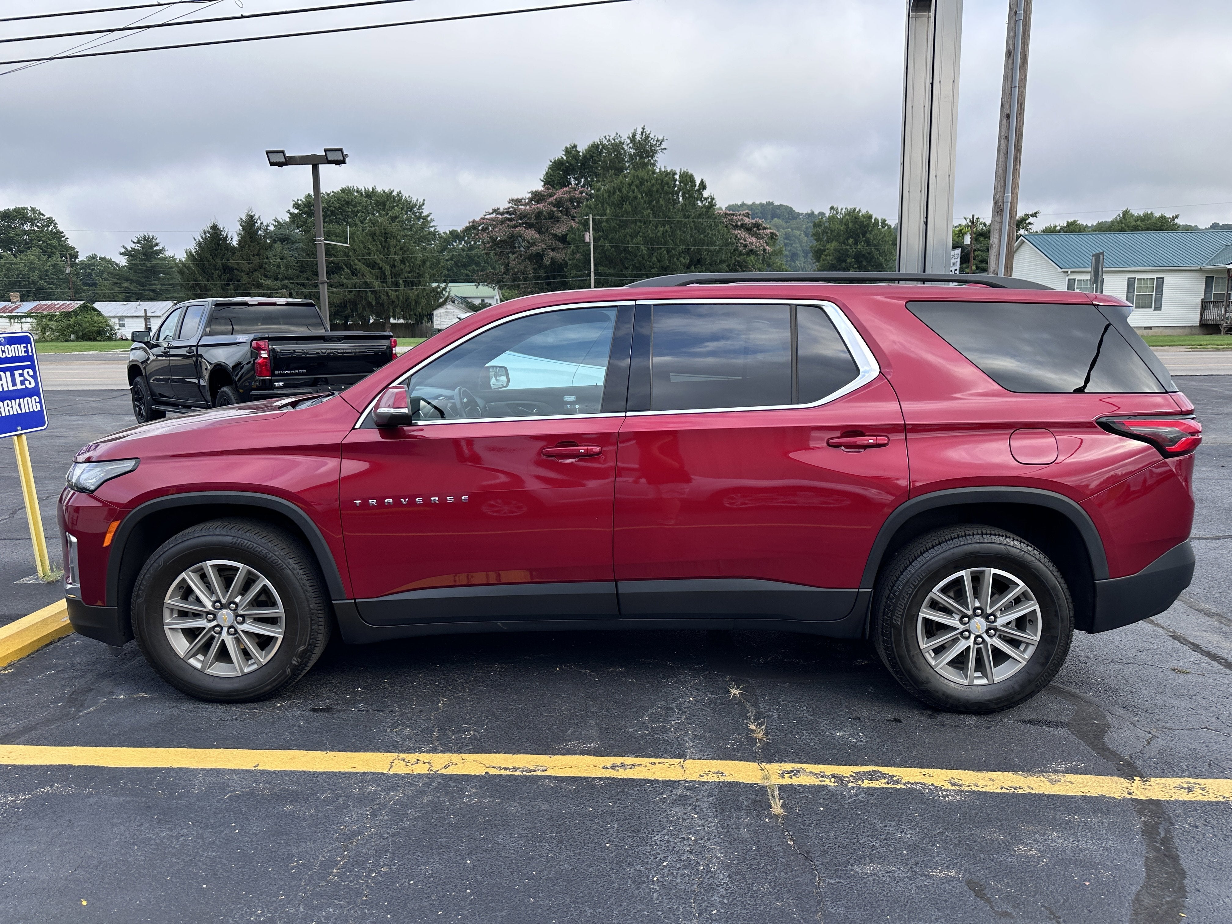2023 Chevrolet Traverse LT Cloth