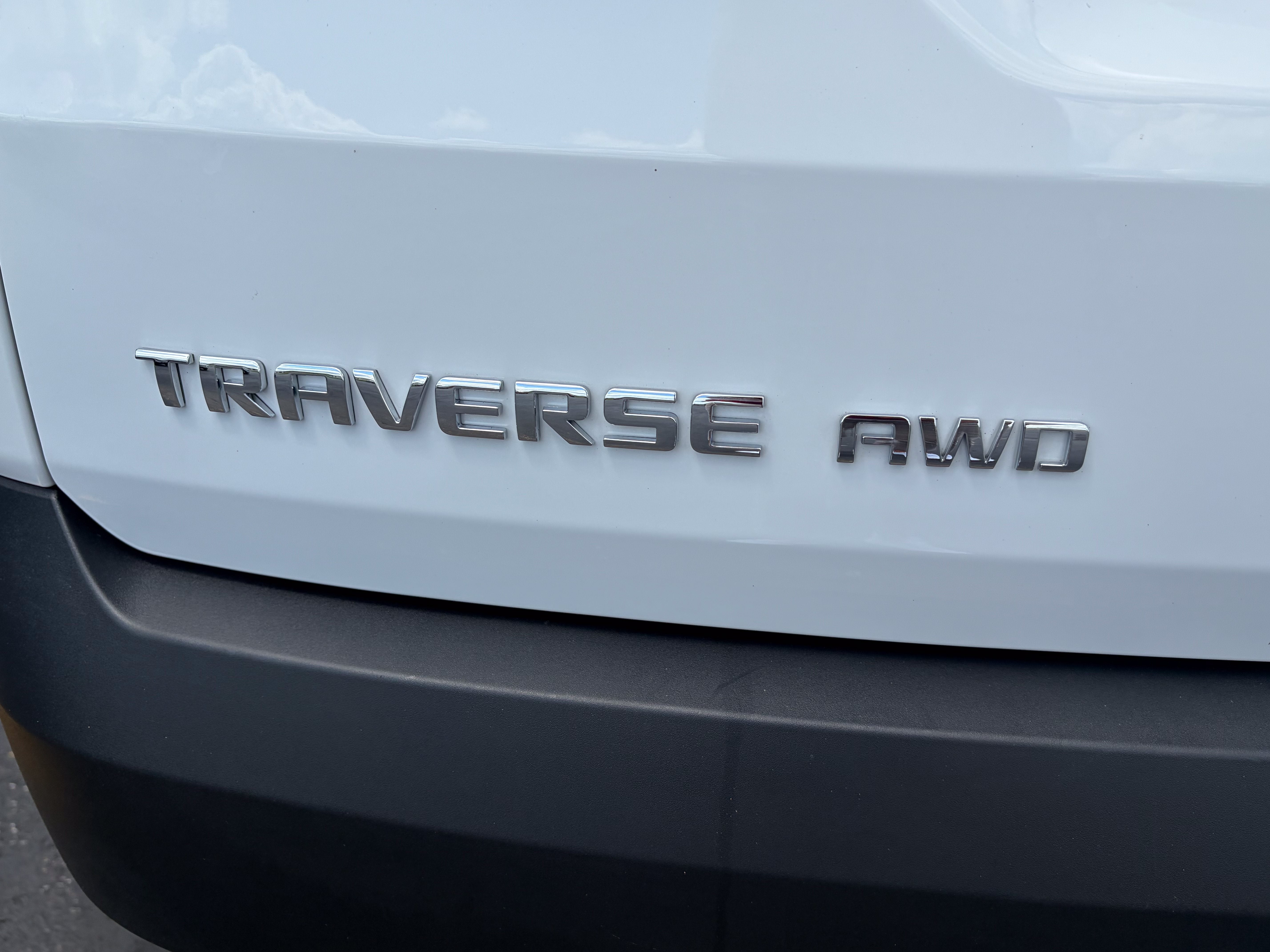 2023 Chevrolet Traverse LT Leather