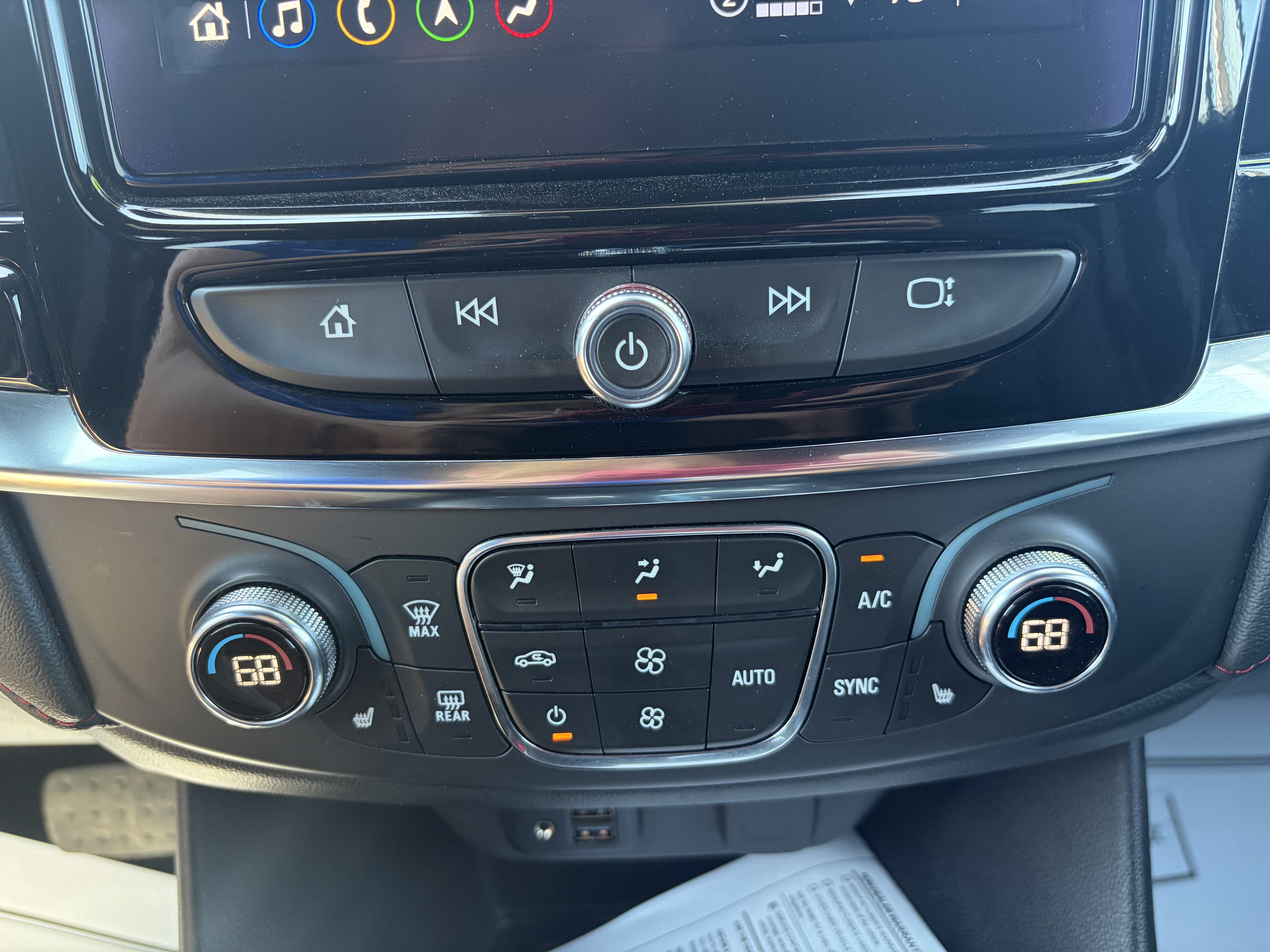 2023 Chevrolet Traverse RS