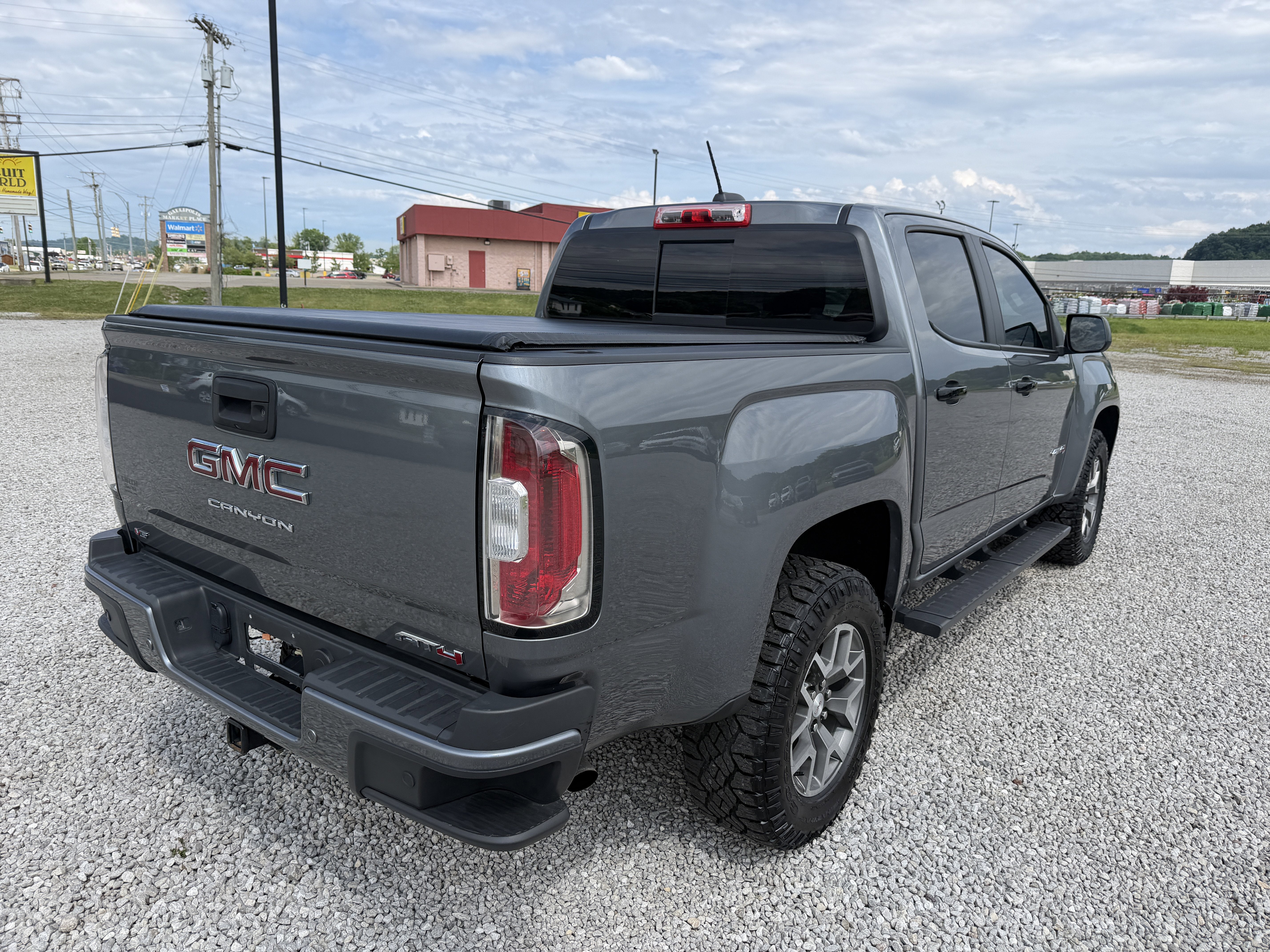 2022 GMC Canyon AT4 - Leather
