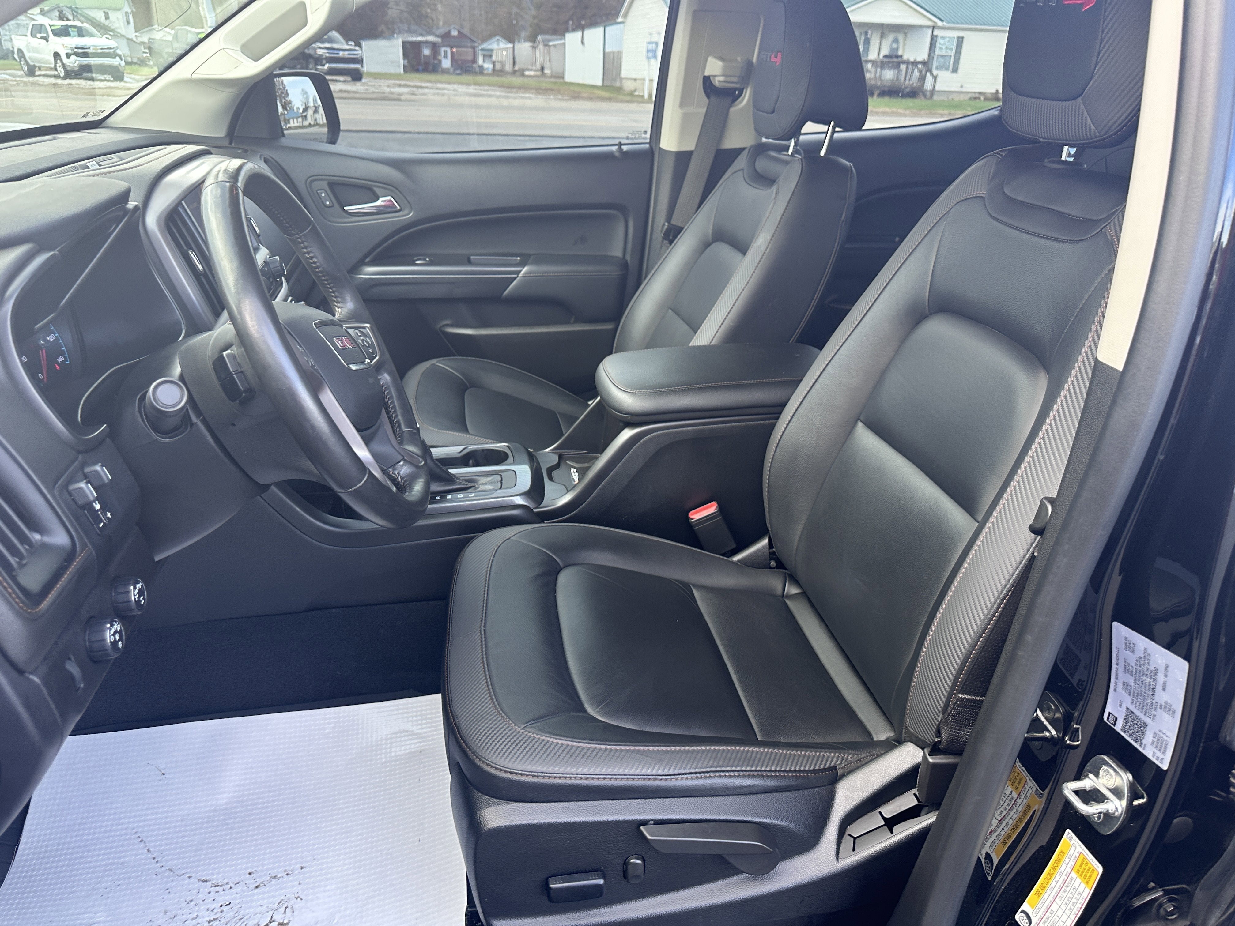 2022 GMC Canyon AT4 - Leather