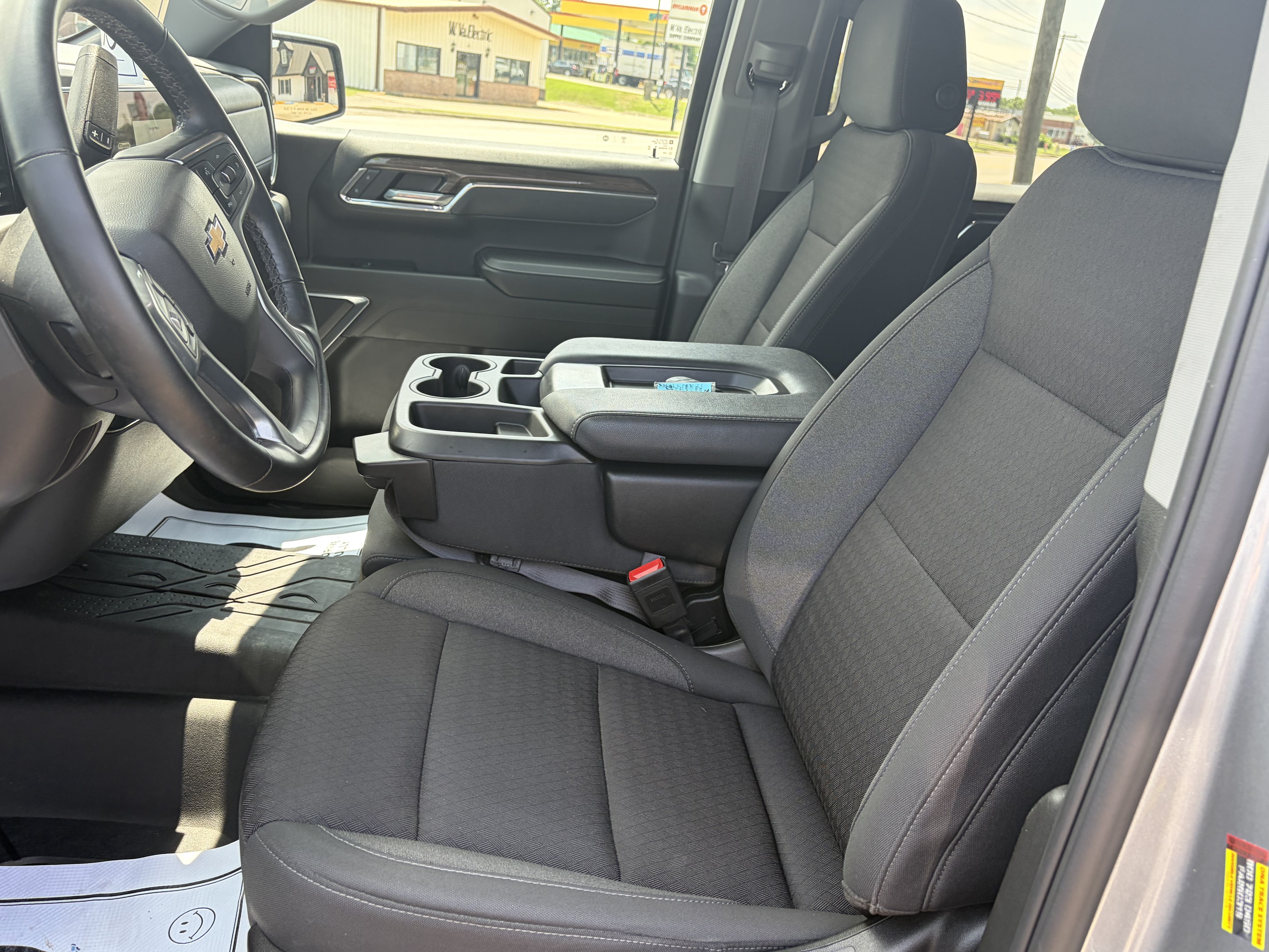 2025 Chevrolet Silverado 1500 LT (2FL)