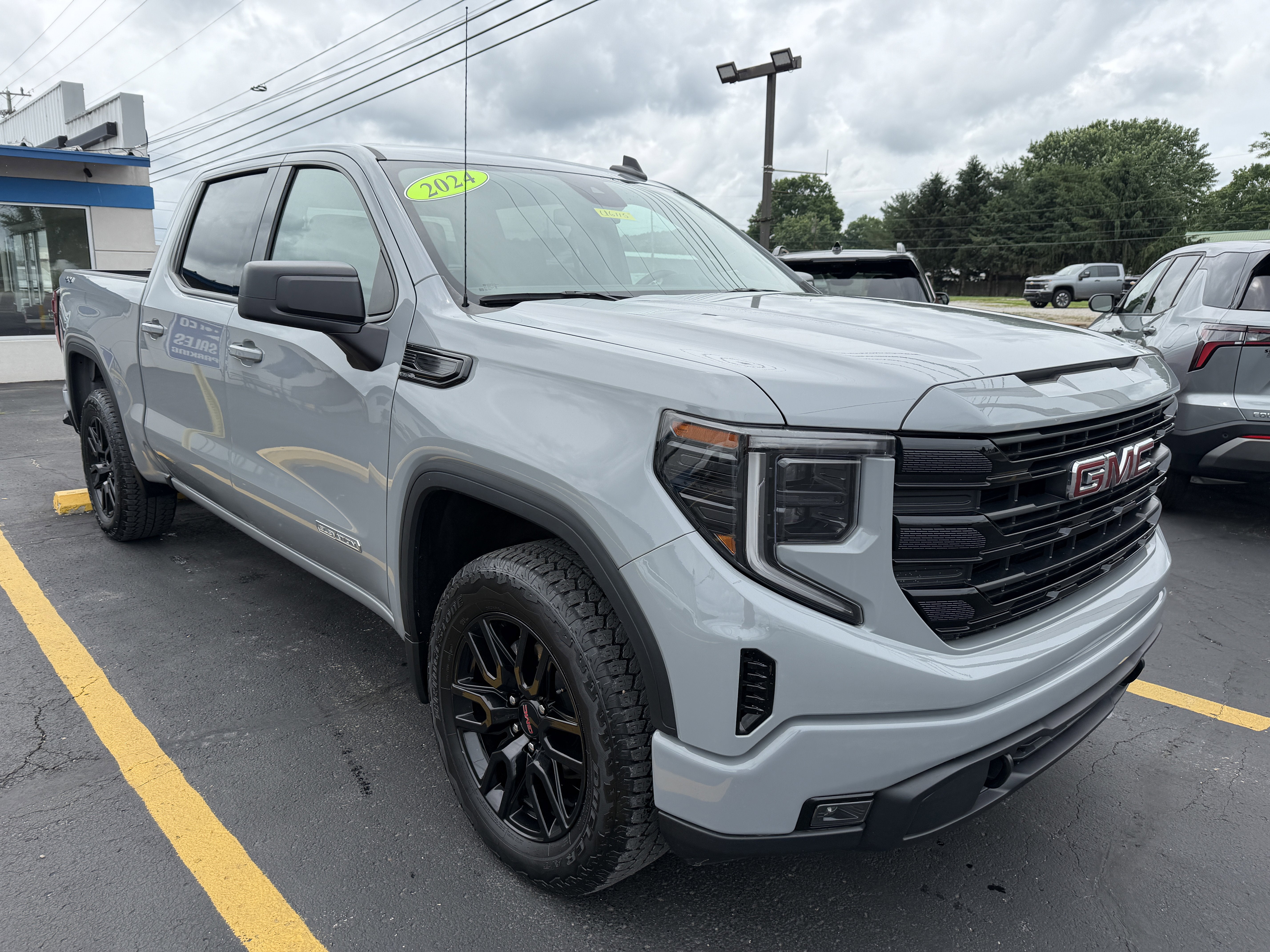 2024 GMC Sierra 1500 Elevation