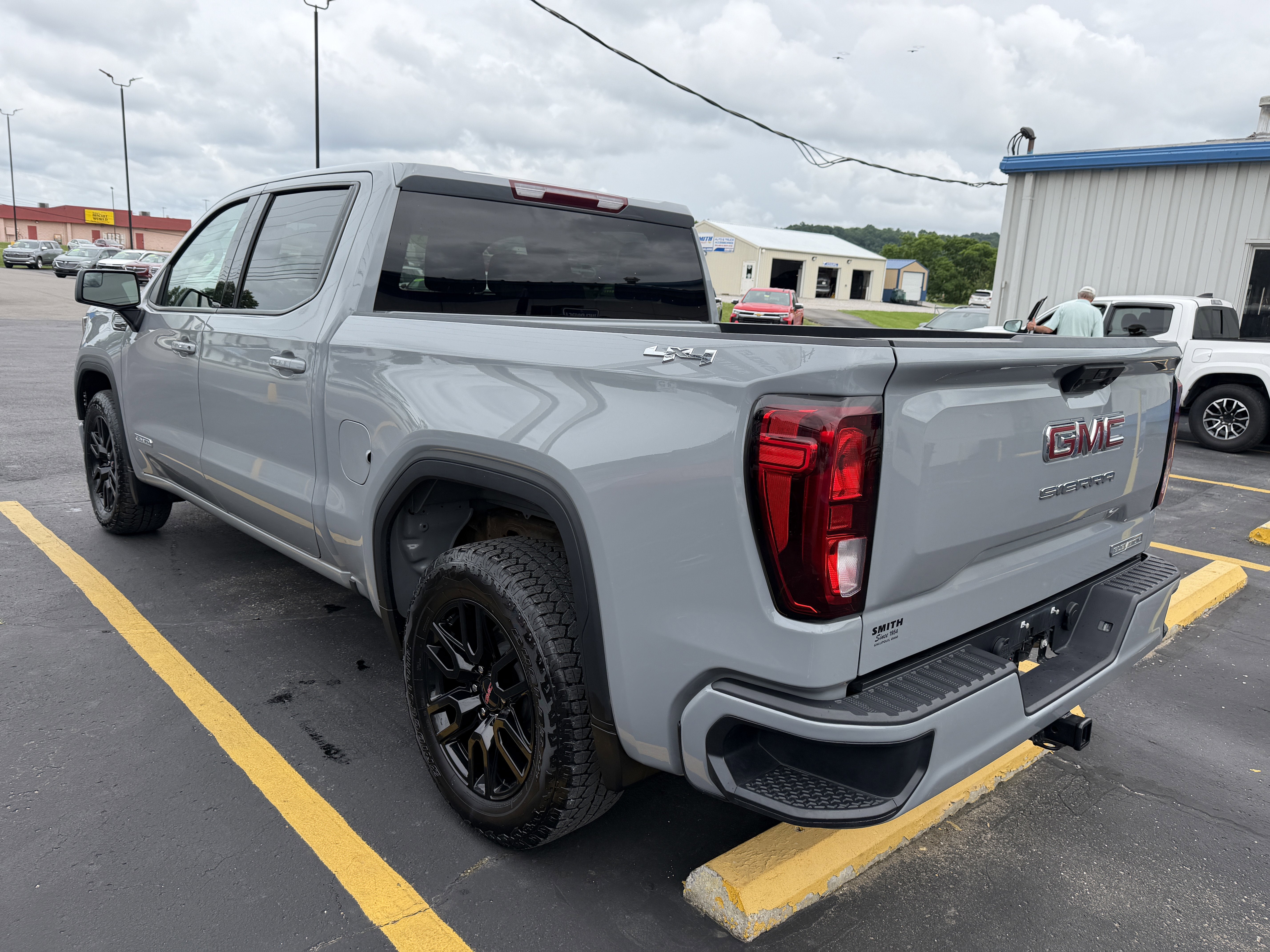 2024 GMC Sierra 1500 Elevation