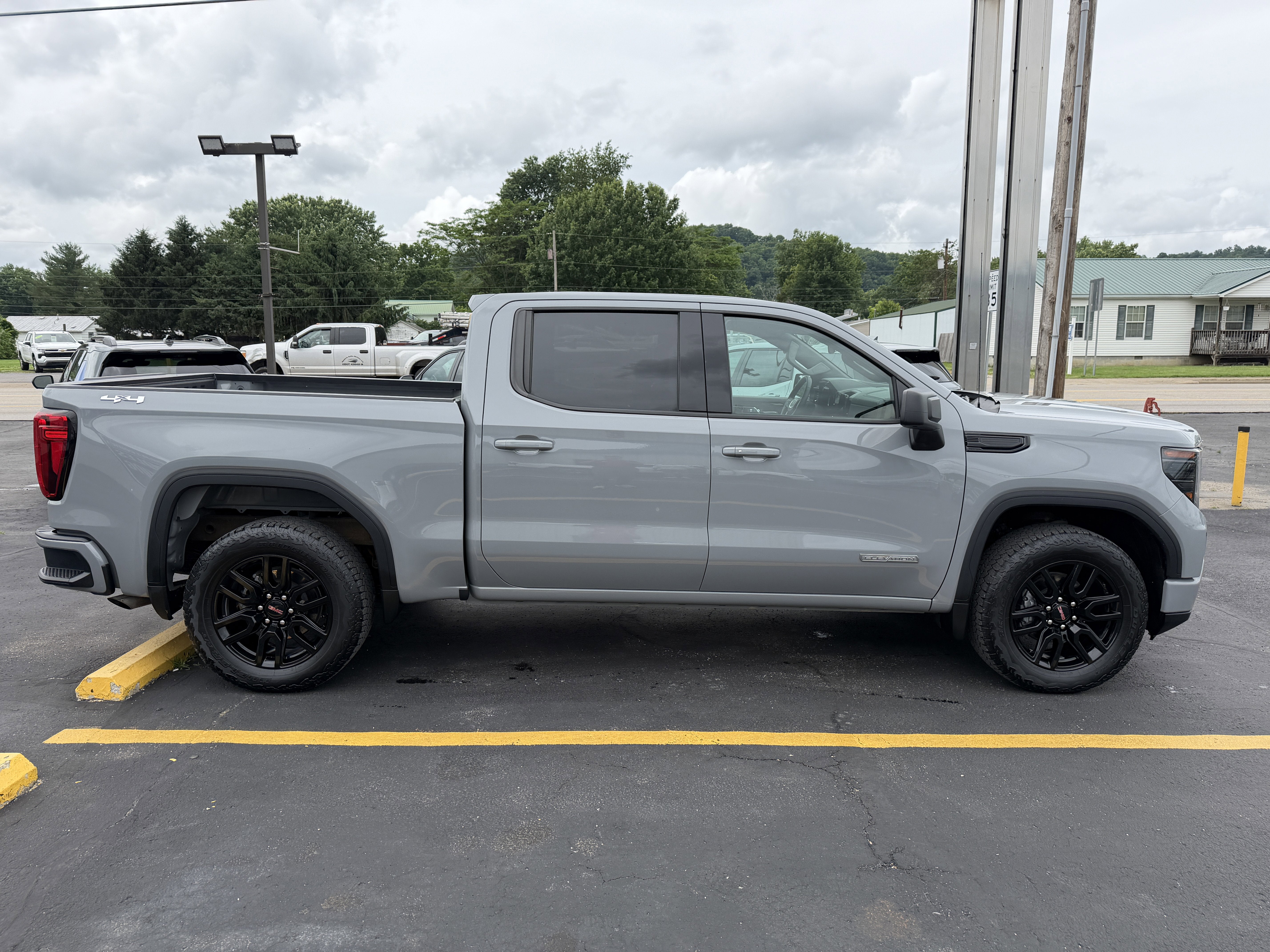 2024 GMC Sierra 1500 Elevation