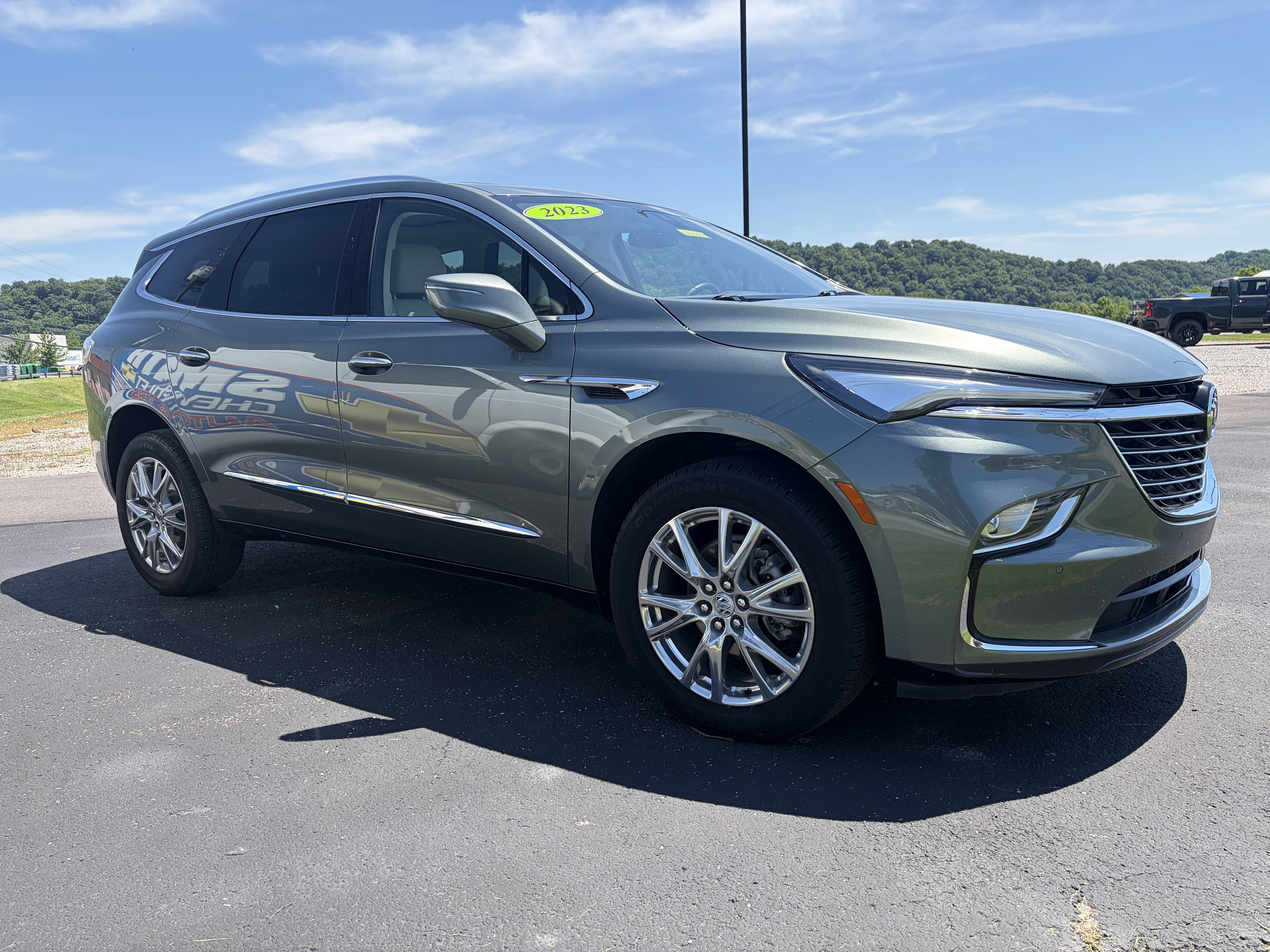 2023 Buick Enclave Essence